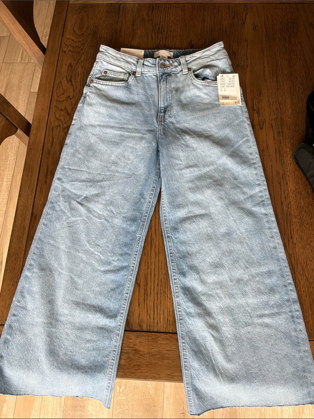 H&M  Jeans